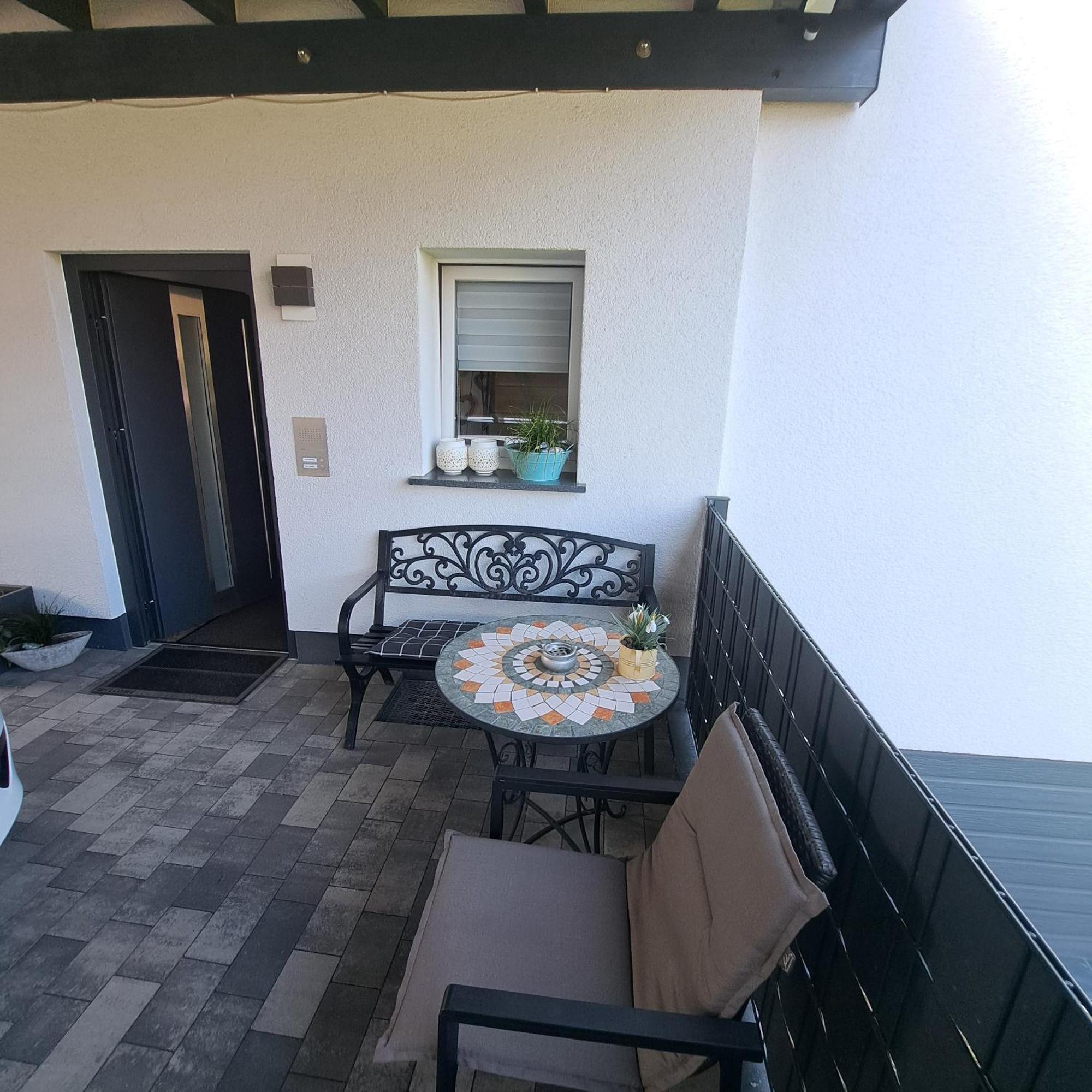 Wunderschoenes 2 Zimmer Apartment Inkl. Parkplatz Asbach  Exterior photo